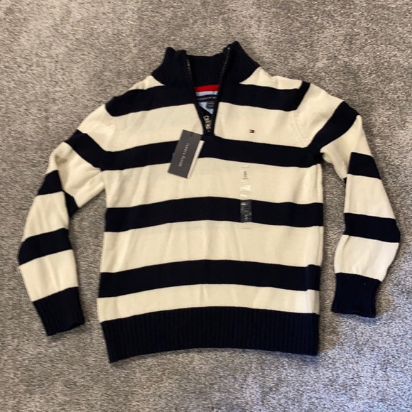 NWT Tommy Hilfiger Sweater - Picture 1 of 2